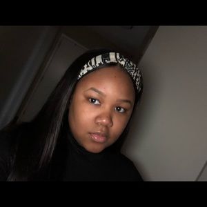 Meet your Posher, Karin